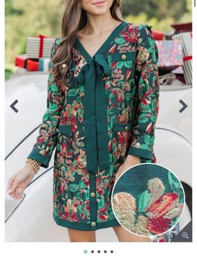 Green Floral Tie-Neck Shift Dress